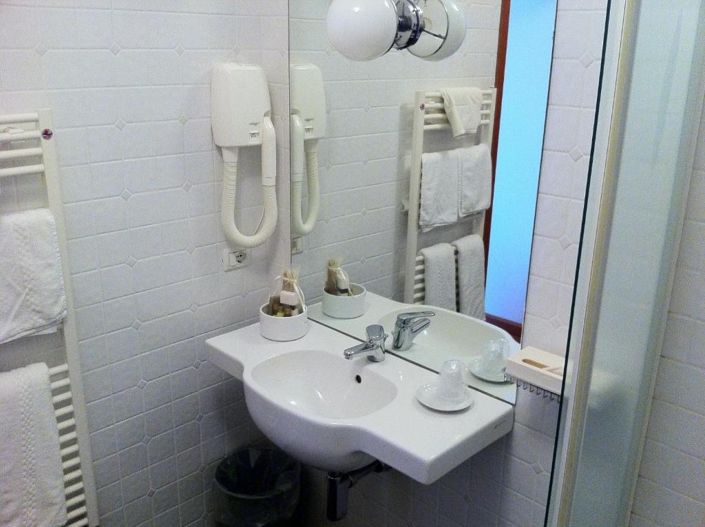 Hotel Claudio Bergeggi Pokoj fotografie