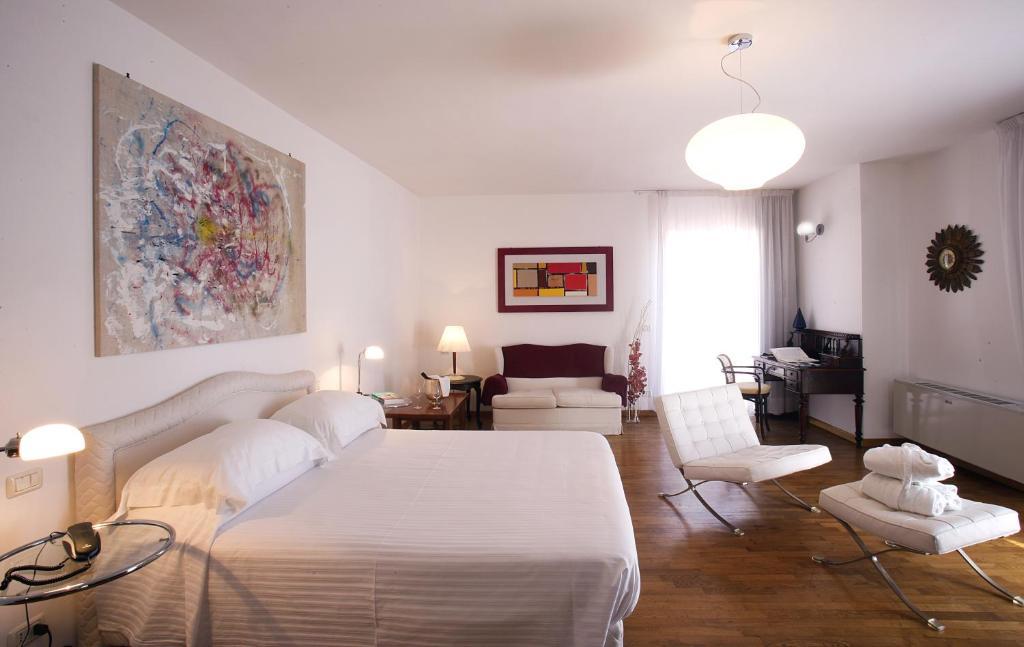 Hotel Claudio Bergeggi Pokoj fotografie