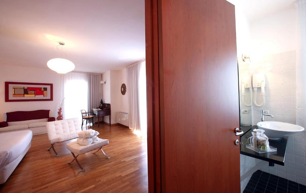 Hotel Claudio Bergeggi Pokoj fotografie
