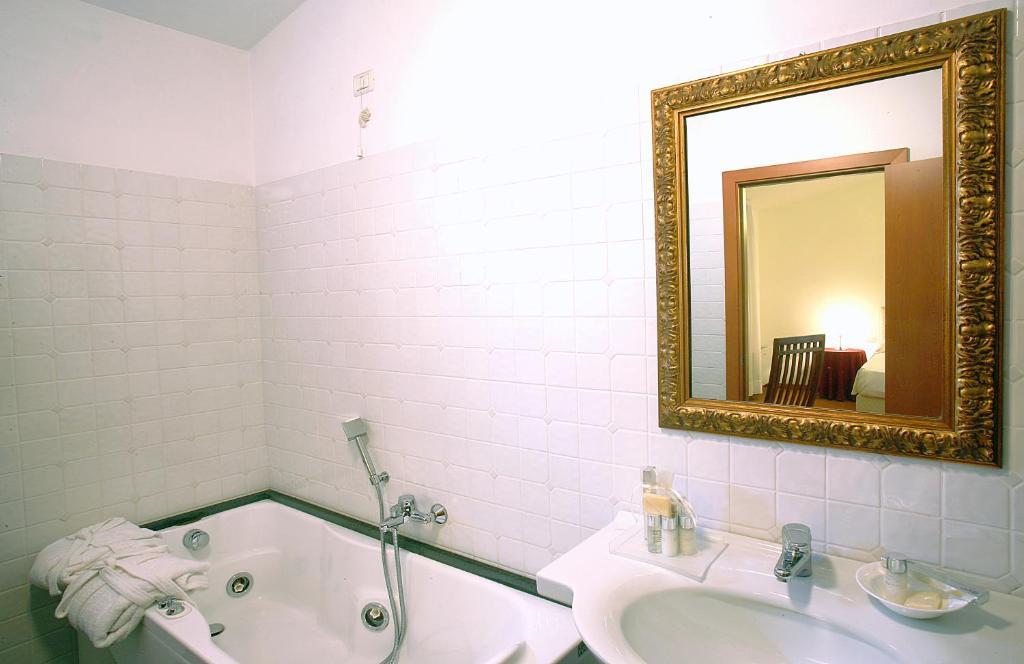 Hotel Claudio Bergeggi Pokoj fotografie