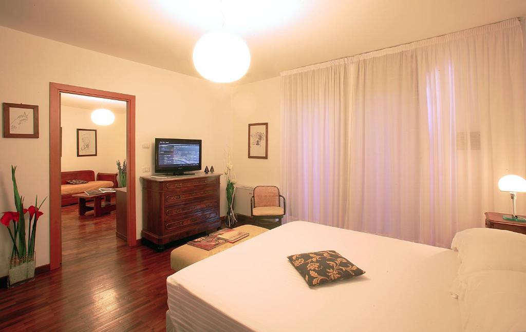 Hotel Claudio Bergeggi Pokoj fotografie